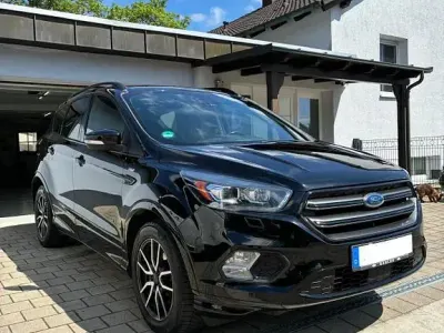Gebraucht Ford Kuga ST-Line 182 PS (133 kW) 2016 Schwarz SUV