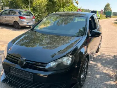 Gebraucht VW Golf VI 80 PS (58 kW) 2011 Schwarz Kleinwagen