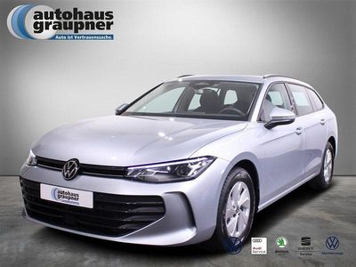 Gebraucht VW Passat 150 PS (110 kW) 2025 Silber Kombi