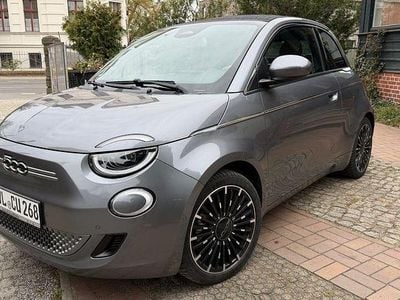 Usata Fiat 500e La Prima 86 kW (118 CV) 2022 Grigio Cabrio
