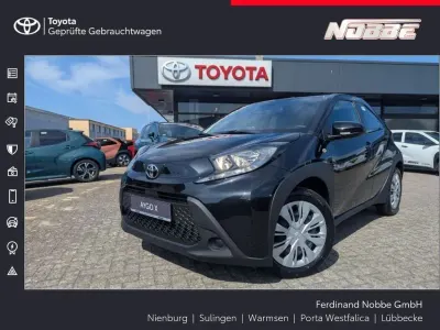 Neu Toyota Aygo X Business Edition 72 PS (52 kW) 2025 Schwarz SUV