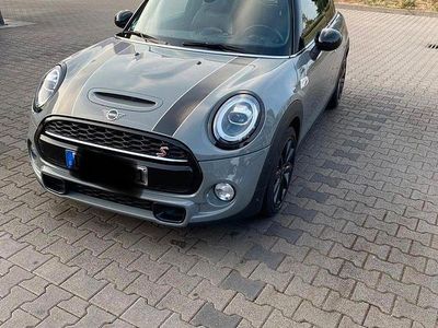 Grau Gebraucht 2018 Mini Cooper S Coupé Coupé | 19.750 € (Etwas zu teuer)