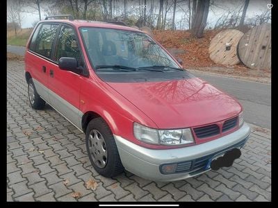 Gebraucht Mitsubishi Space Runner 122 PS (89 kW) 1996 Rot Van / Kleinbus