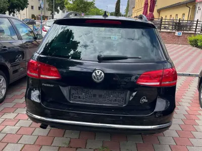 Gebraucht VW Passat Comfortline 122 PS (89 kW) 2012 Deep black perleffekt Kombi