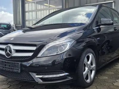 Gebraucht Mercedes B200 Sport 136 PS (100 kW) 2012 Schwarz Van / Kleinbus