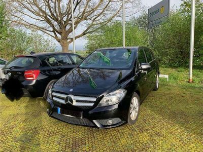 gebraucht Mercedes B180 Blue EFFICIENCY Panorama-Schiebedach ECO Start