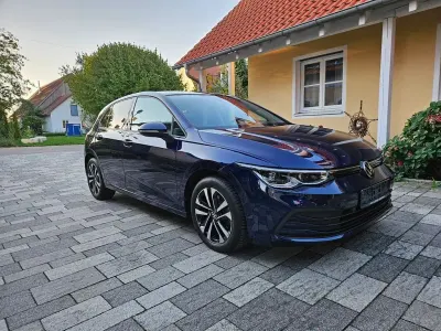 Gebraucht VW Golf VII United 131 PS (96 kW) 2021 Blau Kleinwagen