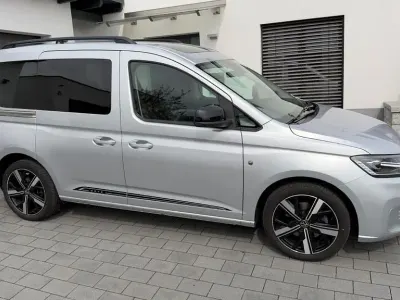 Używany VW Caddy Move 122 KM (89 kW) 2022 Srebrny Minivan