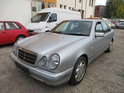 Mercedes E200