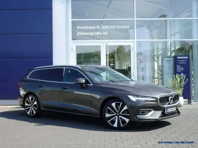 Gebraucht Volvo V60 Inscription 250 PS (183 kW) 2020 Grau Kombi