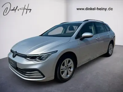 Gebraucht VW Golf VIII Life 110 PS (80 kW) 2022 Silber Kombi