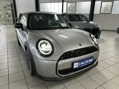 Usata Mini Cooper Classic 156 CV (114 kW) 2024 Argento Utilitaria