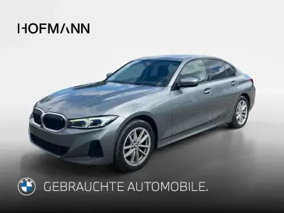 Gebraucht BMW 318 Sport Line 150 PS (110 kW) 2023 Skyscraper grau metallic Limousine