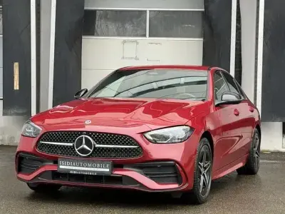 Używany Mercedes C300e AMG 204 KM (150 kW) 2023 Czerwony Sedan/Limuzyna