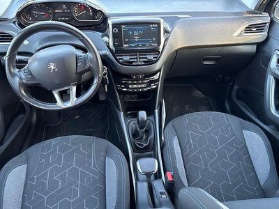 Grau Gebraucht 2018 Peugeot 2008 Style SUV | 8.490 € (Fairer Preis)