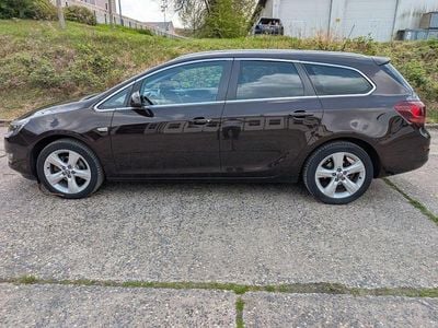 Usata Opel Astra Sport 120 CV (88 kW) 2012 Marrone Station wagon