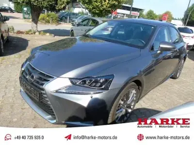 Gebraucht Lexus IS300h 181 PS (133 kW) 2018 Andere Limousine