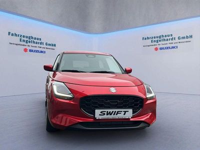 Rot Neu 2025 Suzuki Swift Comfort Kleinwagen | 20.990 €