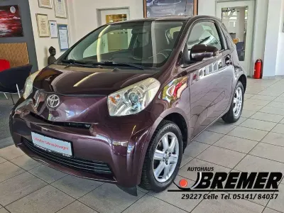 Gebraucht Toyota iQ 68 PS (50 kW) 2010 Violett Kleinwagen