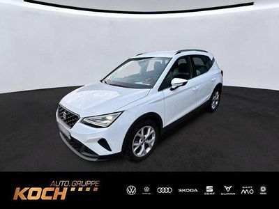"candy" weiss Gebraucht 2023 Seat Arona SUV | 18.630 € (Fairer Preis)