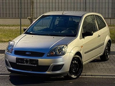 Second-hand Ford Fiesta Ambiente 60 CP (44 kW) 2007 Argintiu Hatchback
