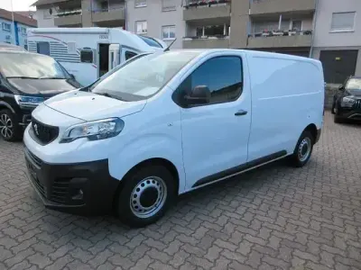Gebraucht Peugeot Expert 144 PS (105 kW) 2024 Weiss Van