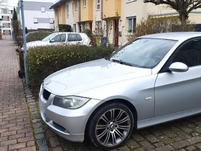 Gebraucht BMW 320 150 PS (110 kW) 2005 Silber Limousine