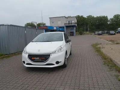 Gebraucht Peugeot 208 Access 68 PS (50 kW) 2013 Weiß Kleinwagen
