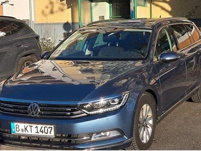 Gebraucht VW Passat 150 PS (110 kW) 2017 Blau Kombi