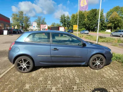 Usata Fiat Stilo 80 CV (58 kW) 2003 Blu Utilitaria
