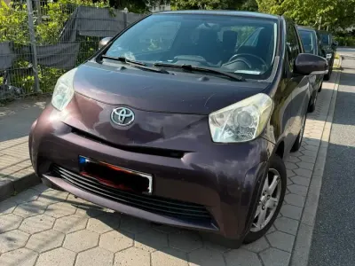 Gebraucht Toyota iQ 68 PS (50 kW) 2009 Violet Kleinwagen