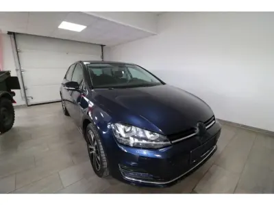 Gebraucht VW Golf VII LOUNGE 125 PS (91 kW) 2016 Night blue (metallic) Kleinwagen
