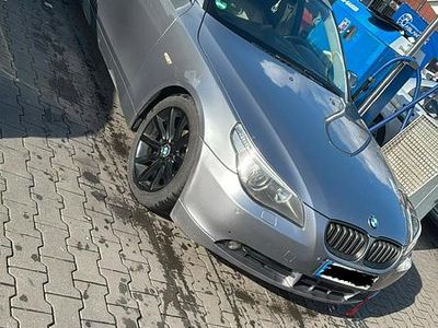 Gebraucht BMW 525 220 PS (161 kW) 2005 Grau Limousine