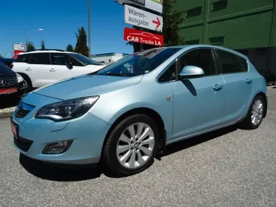 Gebraucht Opel Astra Cosmo 140 PS (102 kW) 2010 Blau Limousine