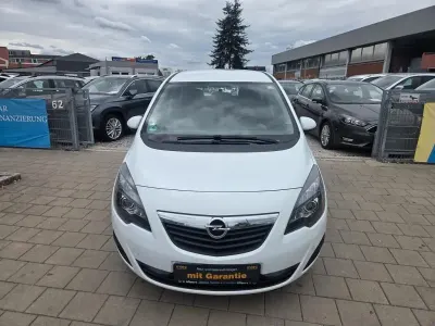 Gebraucht Opel Meriva Selection 101 PS (74 kW) 2014 Weiß Van / Kleinbus