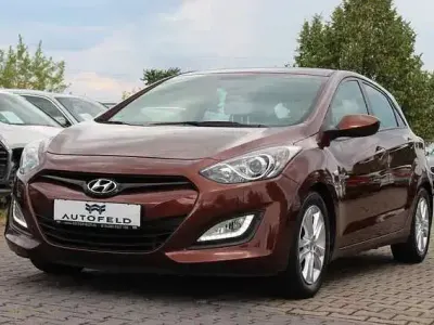Gebraucht Hyundai i30 Trend 110 PS (80 kW) 2014 Braun Limousine