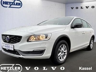 Weiß Gebraucht 2016 Volvo V60 CC Kinetic Kombi | 14.950 € (Fairer Preis)