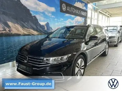 Gebraucht VW Passat GTE 218 PS (160 kW) 2022 Schwarz perleffekt Kombi