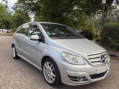 Mercedes B200