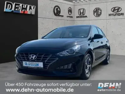 Gebraucht Hyundai i30 Trend 136 PS (100 kW) 2021 Schwarz Limousine