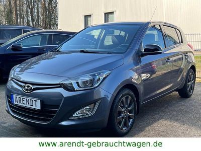 Gebraucht Hyundai i20 Edition 86 PS (63 kW) 2015 Grau Kleinwagen