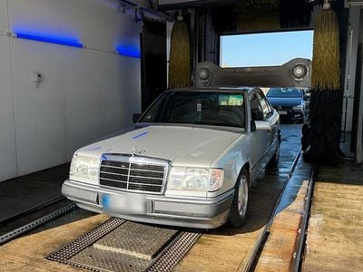 Usata Mercedes 230 Sportline 136 CV (100 kW) 1992 Argento Berlina
