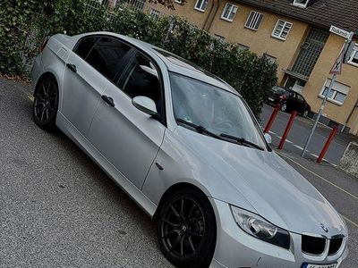 Gebraucht BMW 320 150 PS (110 kW) 2005 Grau Limousine