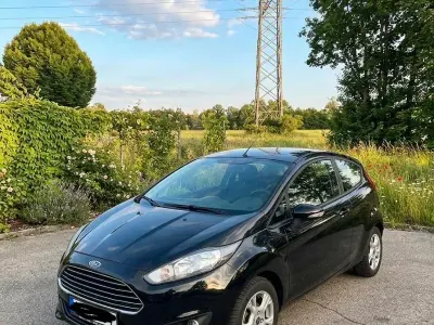 Gebraucht Ford Fiesta 80 PS (58 kW) 2014 Schwarz Kleinwagen