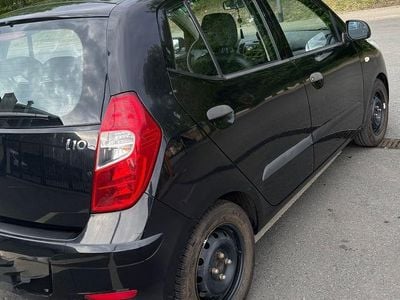 Gebraucht Hyundai i10 Edition 69 PS (50 kW) 2012 Schwarz Kleinwagen
