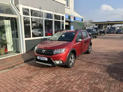 Gebraucht Dacia Sandero Prestige 90 PS (66 kW) 2018 Rot Van / Kleinbus