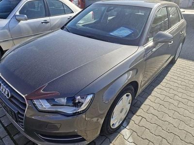 Gebraucht Audi A3 Attraction 150 PS (110 kW) 2015 Grau Limousine