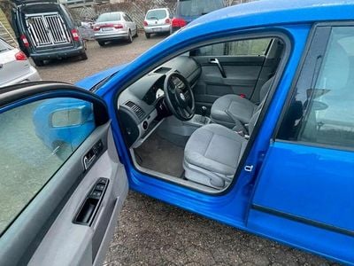 Blau Gebraucht 2002 VW Polo Kleinwagen | 1.150 € (Guter Preis)