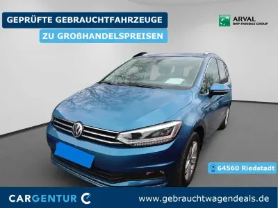 Gebraucht VW Touran Highline 150 PS (110 kW) 2020 Blau Van / Kleinbus