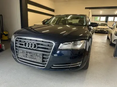 Gebraucht Audi A8L 351 PS (258 kW) 2011 Blau Limousine